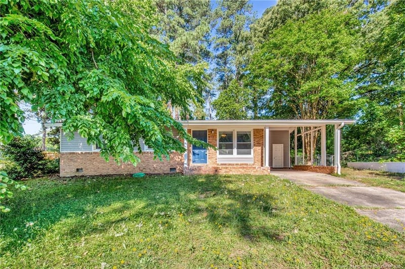 826 Stoneykirk Dr, Fayetteville, NC 28314