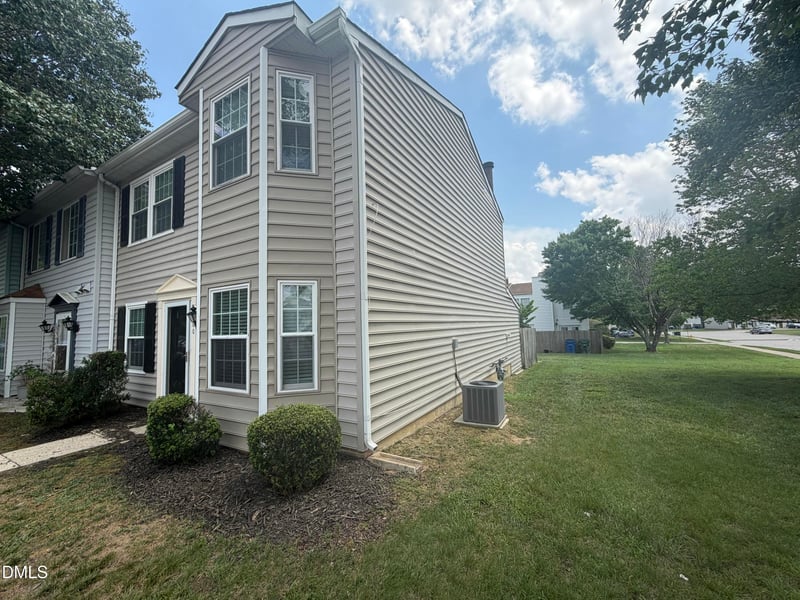 8260 Mcguire Dr, Raleigh, NC 27616