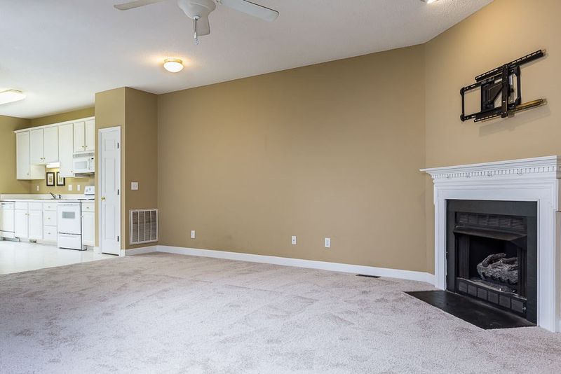 827 Genford Ct, Raleigh, NC 27609