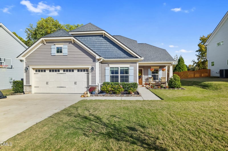 827 Tupelo Glen Ct, Fuquay Varina, NC 27526