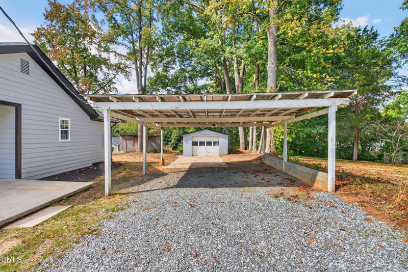 828 Buckner St, Graham, NC 27253