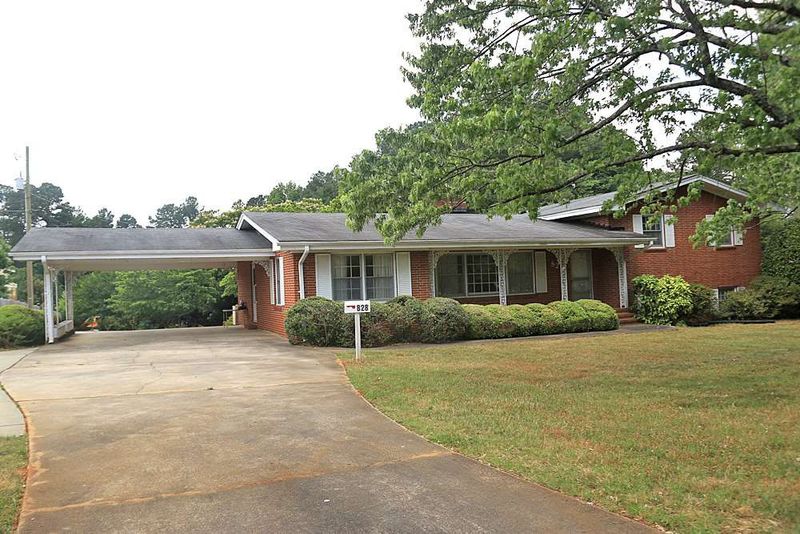 828 E Chatham St, Cary, NC 27511