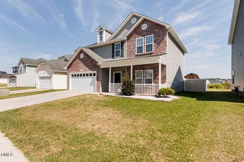 828 Jade Ln, Winterville, NC 28590