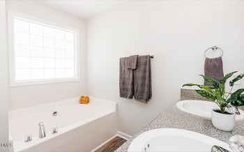 828 Jade Ln, Winterville, NC 28590