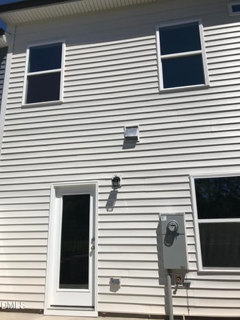 828 Oak Center Dr, Raleigh, NC 27610