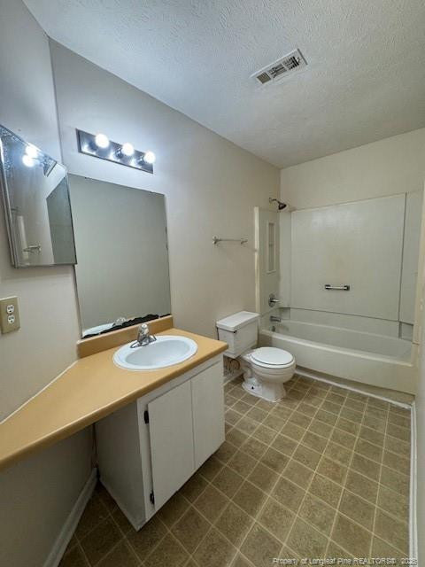 829 Applewood Ln, Fayetteville, NC 28303