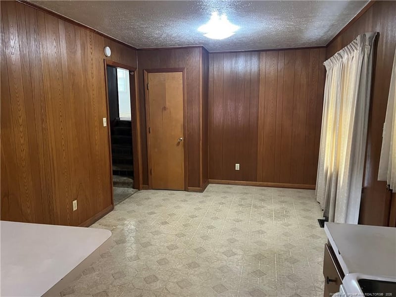 829 Eugene St, Fayetteville, NC 28306