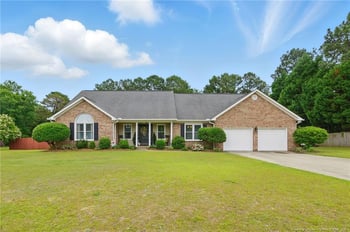 829 Foxcroft Dr, Fayetteville, NC 28311