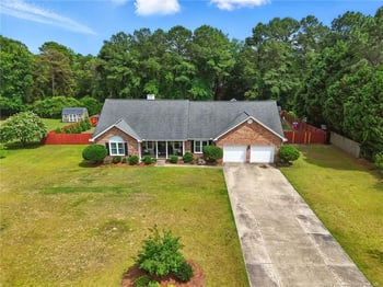 829 Foxcroft Dr, Fayetteville, NC 28311