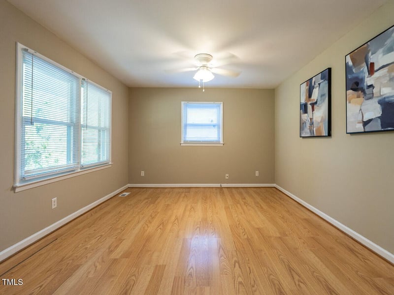 829 Greenwich St, Raleigh, NC 27610