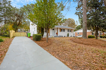 829 Greenwich St, Raleigh, NC 27610