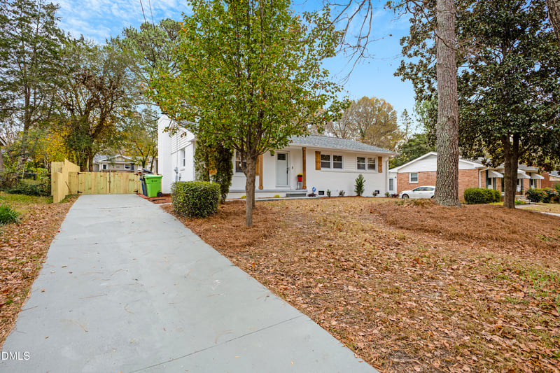 829 Greenwich St, Raleigh, NC 27610