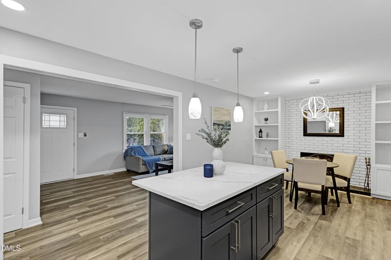 829 Greenwich St, Raleigh, NC 27610