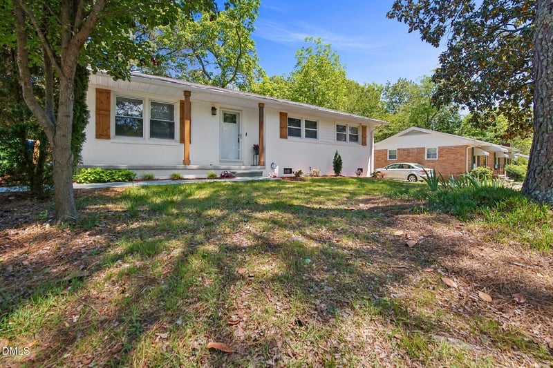 829 Greenwich St, Raleigh, NC 27610