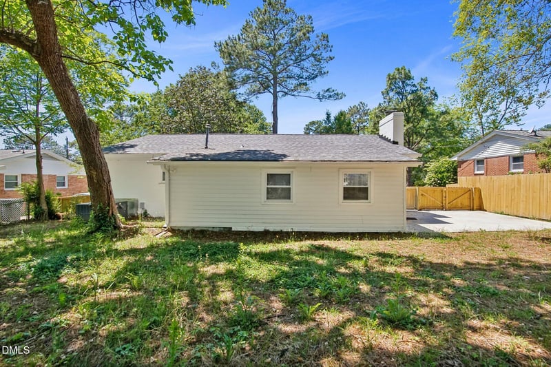 829 Greenwich St, Raleigh, NC 27610