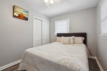 829 Greenwich St, Raleigh, NC 27610