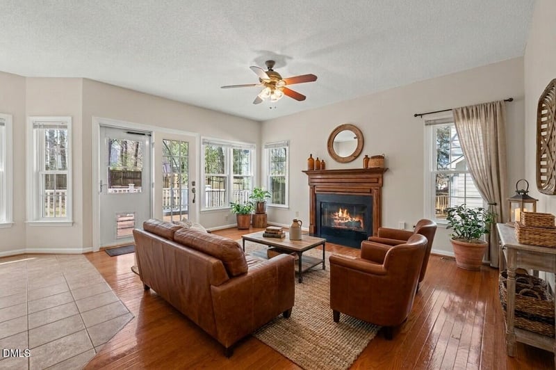 829 Penncross Dr, Raleigh, NC 27610