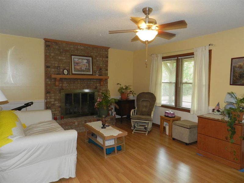 829 S Raleigh St, Angier, NC 27501