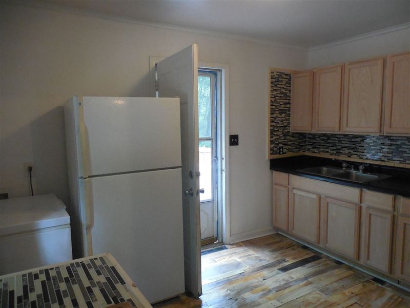 829 Ridgeway Ave, Durham, NC 27701
