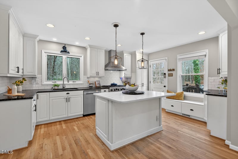 829 Sandlewood Dr, Durham, NC 27712