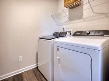 829 Stream View Ct, Mebane, NC 27302