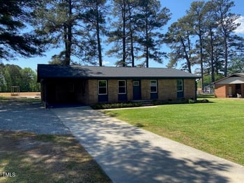 83 Brentwood Dr, Selma, NC 27576