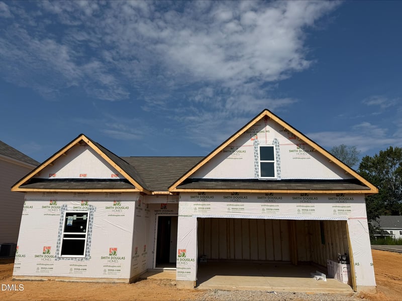 83 Chardonnay Dr, Lillington, NC 27546