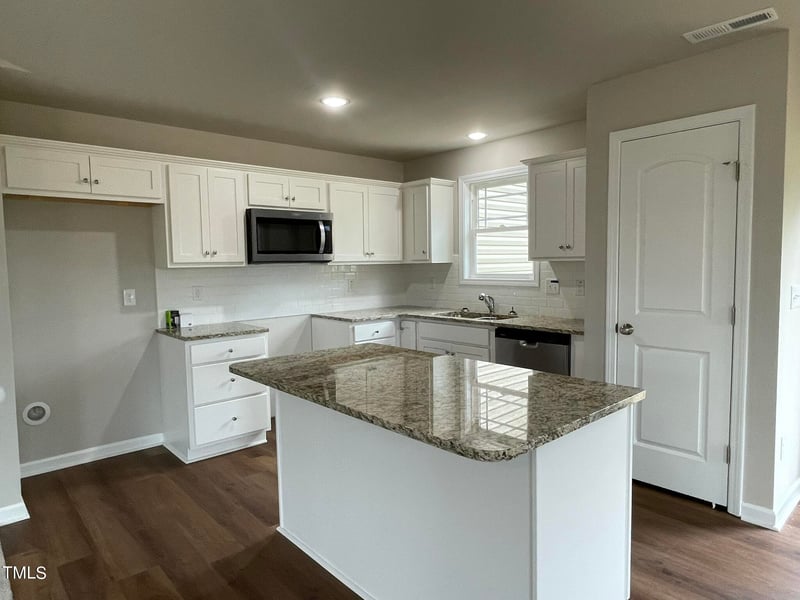 83 Oakfield Trace Dr, Four Oaks, NC 27524