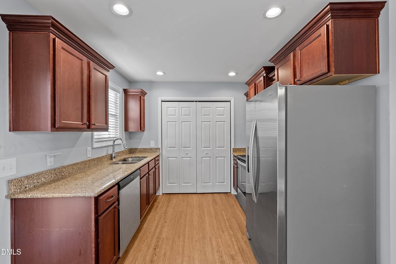 830 Eagles Nest Dr, Sanford, NC 27332