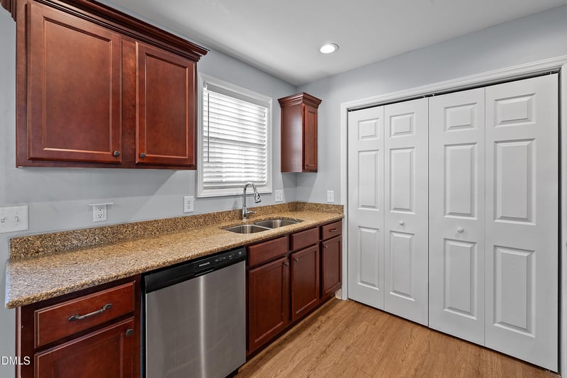 830 Eagles Nest Dr, Sanford, NC 27332
