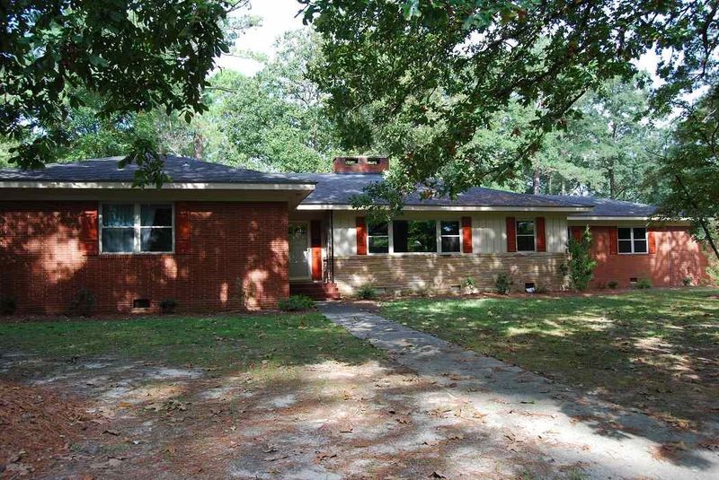 830 S First St, Smithfield, NC 27577