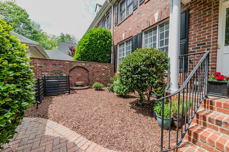 830 Gaston Wood Ct, Raleigh, NC 27605