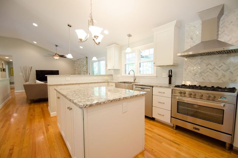830 Northbrook Dr, Raleigh, NC 27609