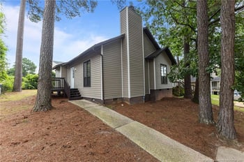830 Rumford Pl, Fayetteville, NC 28303