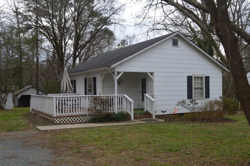 830 Thompson St, Pittsboro, NC 27312