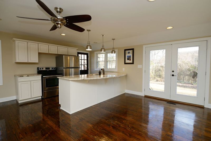 8300 Pinecrest Rd, Raleigh, NC 27613
