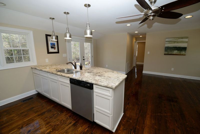 8300 Pinecrest Rd, Raleigh, NC 27613