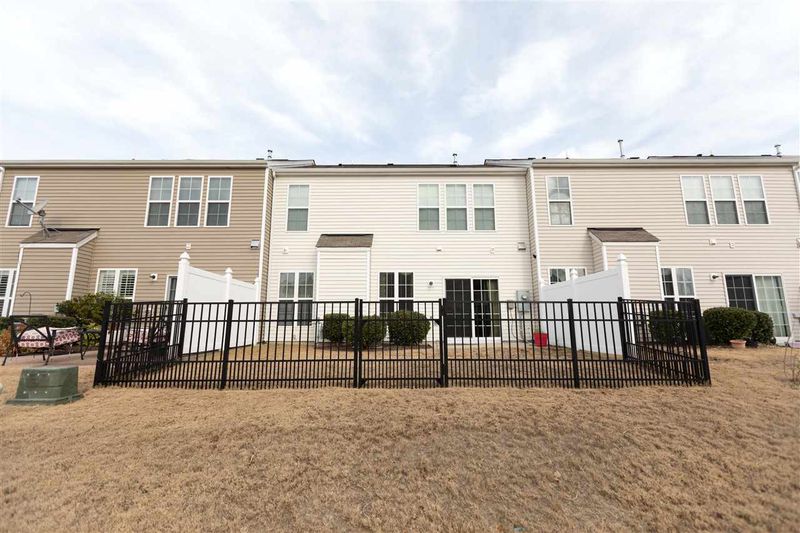 8302 Yaxley Hall Dr, Raleigh, NC 27616