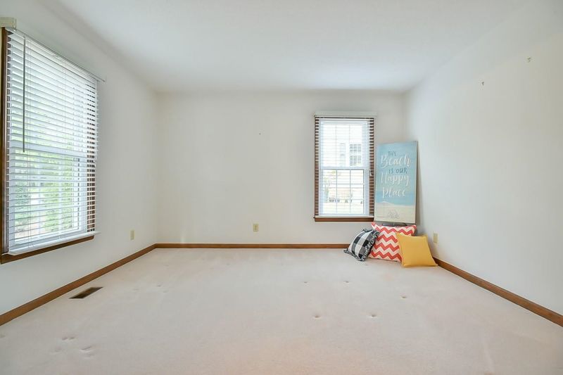8304 Kestrel Dr, Raleigh, NC 27615