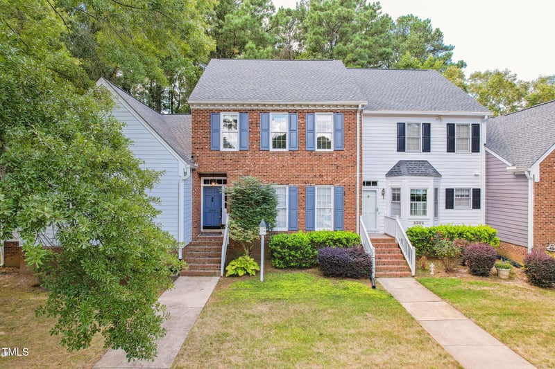 8304 Wycombe Ln, Raleigh, NC 27615