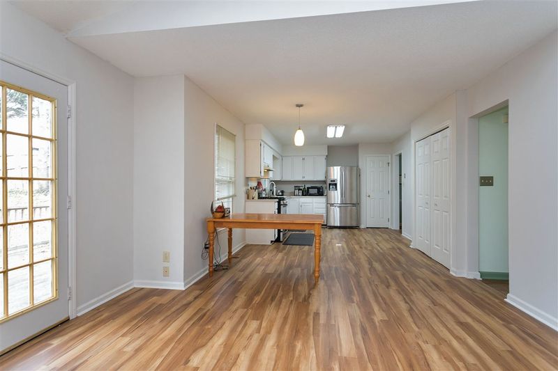 8305 Bellingham Cir, Raleigh, NC 27615