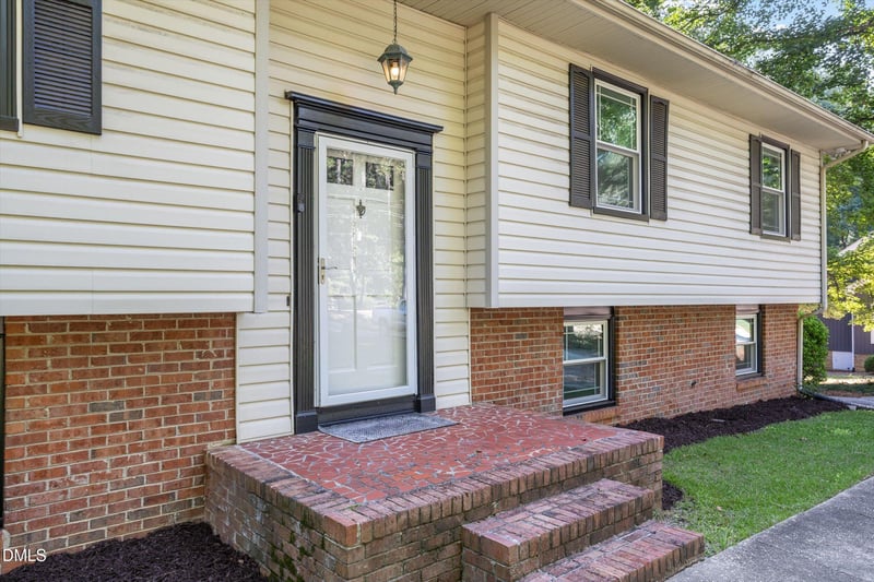 8305 Bells Lake Rd, Apex, NC 27539