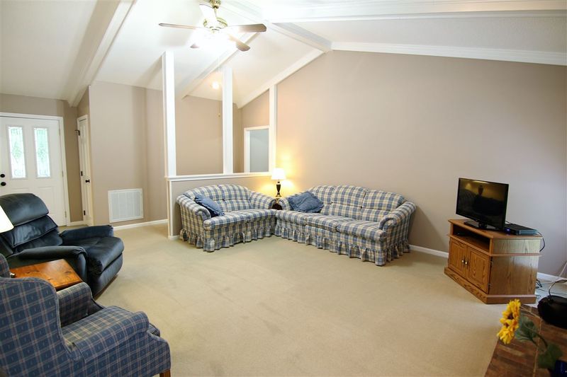 8305 Cedarbrook Ct, Raleigh, NC 27603