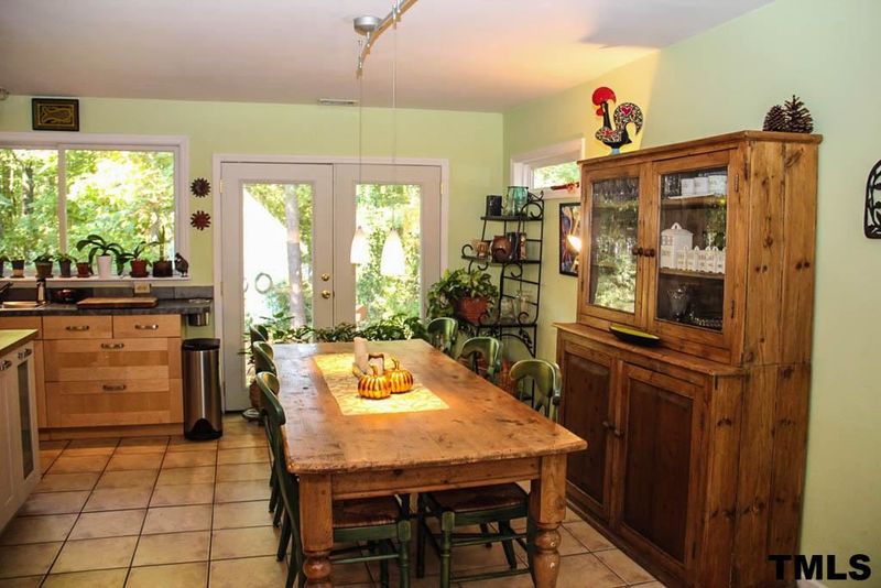 8305 Pinecrest Rd, Raleigh, NC 27613