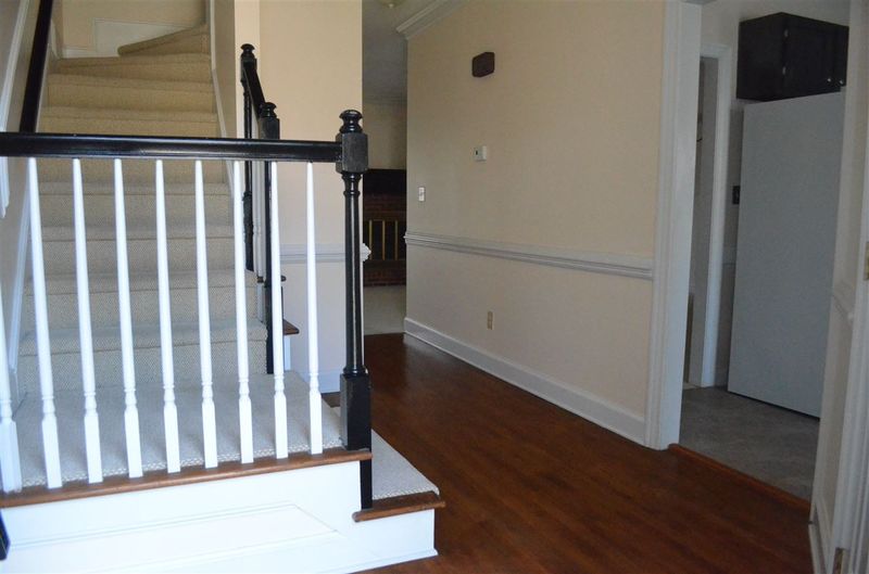 8305 Wycombe Ln, Raleigh, NC 27615
