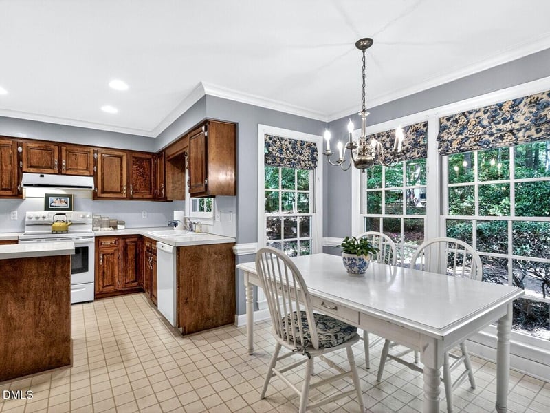 8308 Seagate Dr, Raleigh, NC 27615
