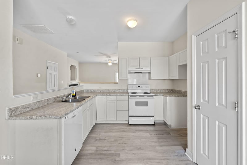 8309 Glenwood Springs Ct, Raleigh, NC 27616