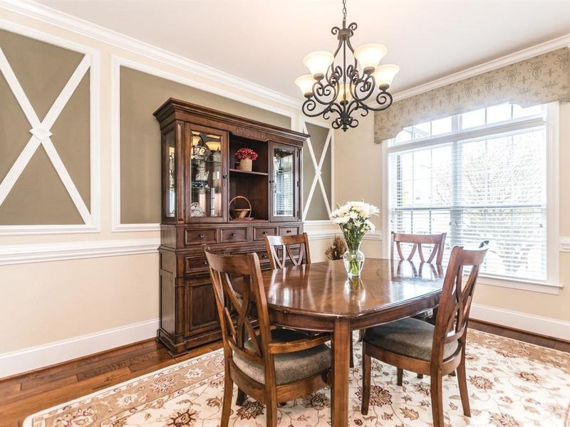 831 Minerva Dale Dr, Fuquay Varina, NC 27526