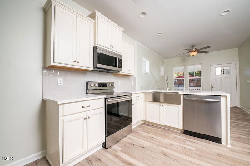 831 Ridgeway Ave, Durham, NC 27701