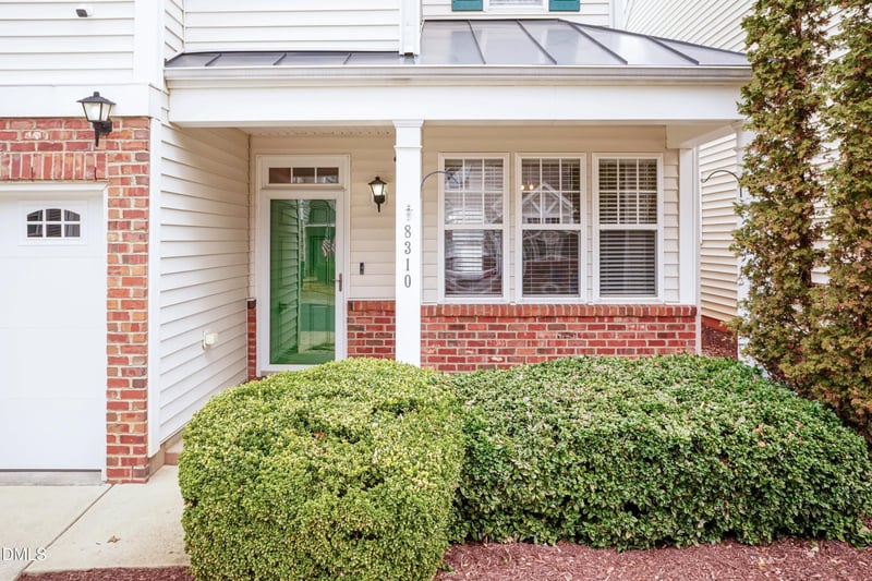 8310 Chimneycap Dr, Raleigh, NC 27613